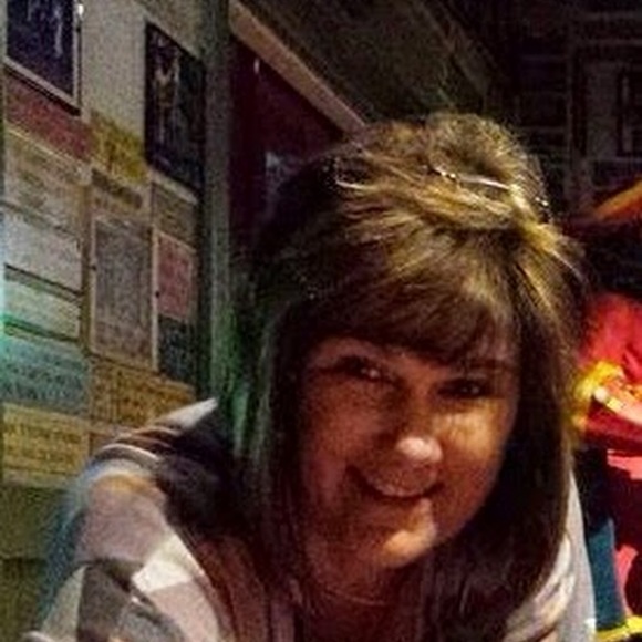 Meet your Posher, Renee - Picture 1 of 1